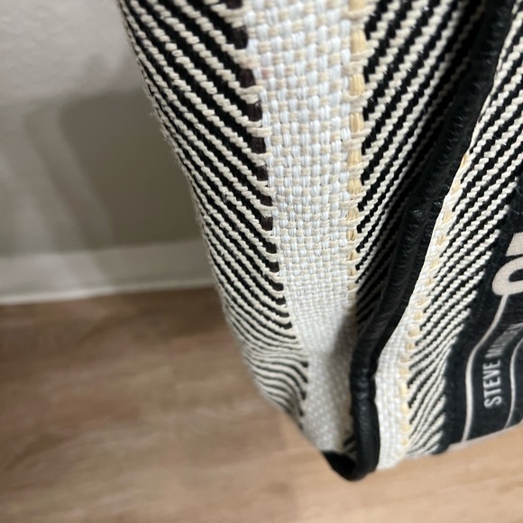 Steve Madden Purse - Picture 4 of 6